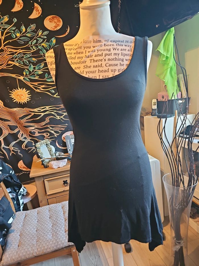 Robe asymétrique noire