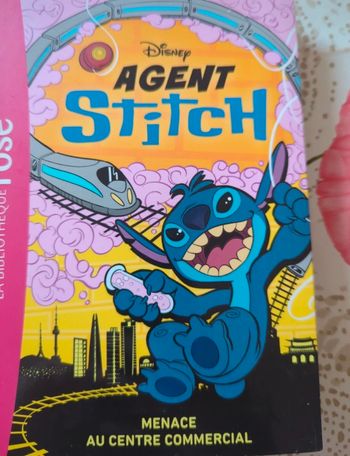 Lot livre agent Stitch 