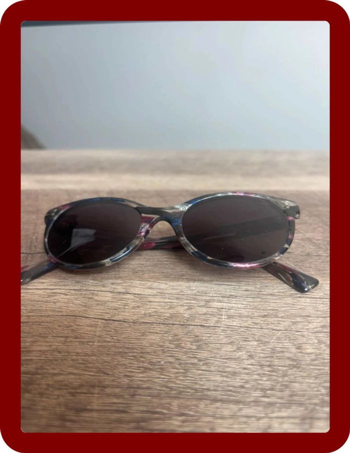 Lunette de soleil Valentino année 2000 nuance de noir de gris de violet - photo numéro 8