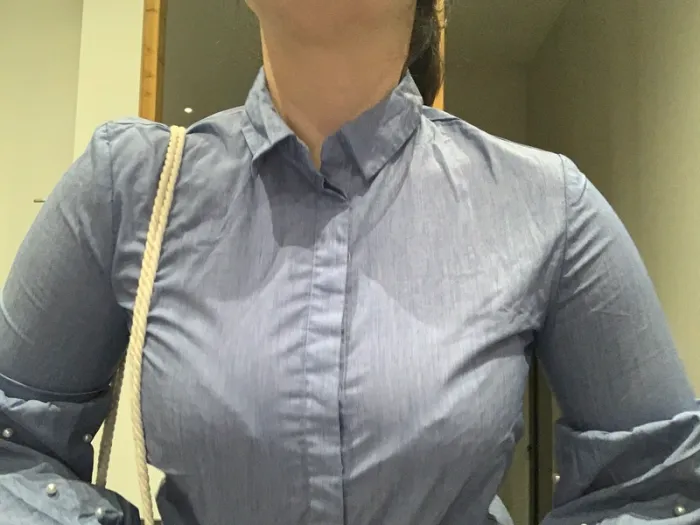 Chemise couleur jean perles - photo numéro 4
