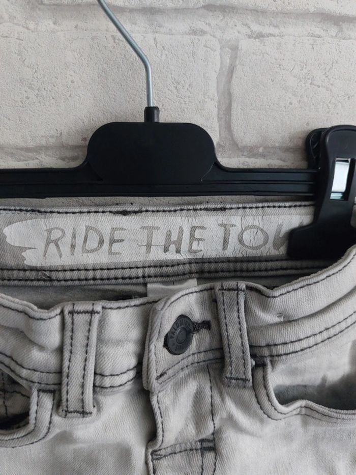 Jeans C&A taille 3 ans (98 cm) - photo numéro 2