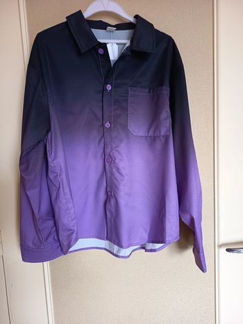 Chemise manches longues tissu satiné. Marque shein.
