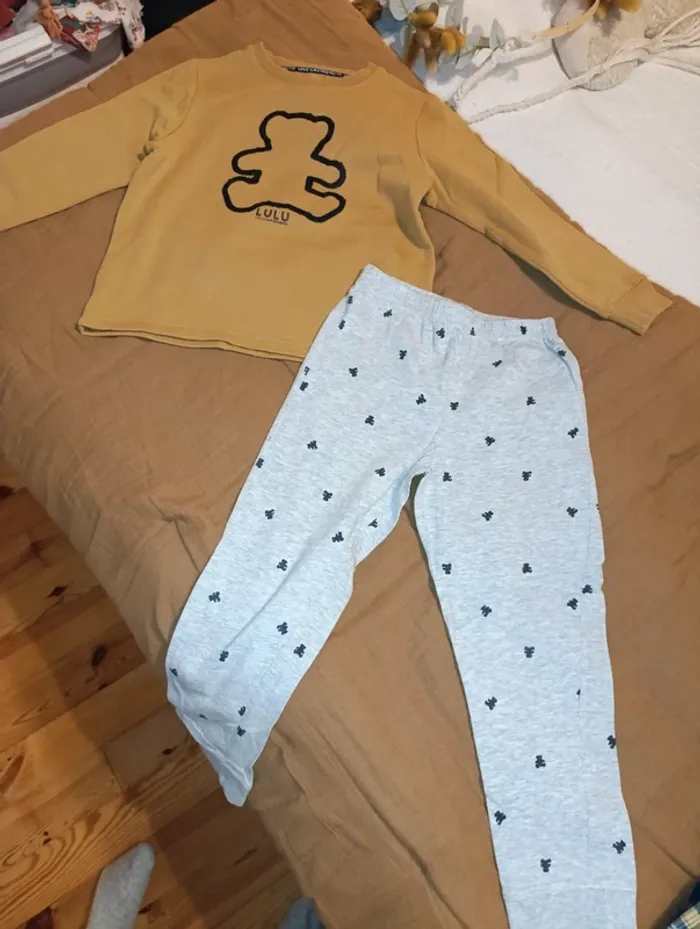 Joli pyjama lulu castagnette taille 4 ans en très bon état - photo numéro 2