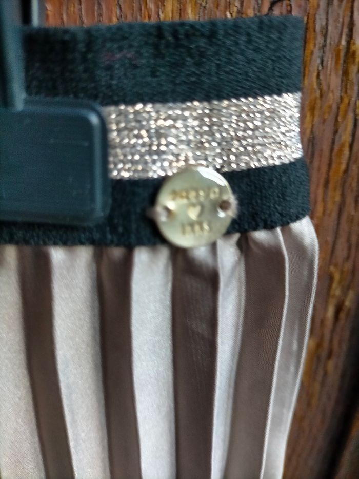 Superbe jupe IKKS neuve 5 ans - photo numéro 2