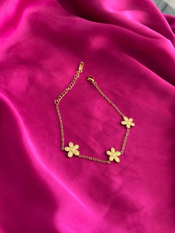 Bracelet tendance fleurs acier inoxydable