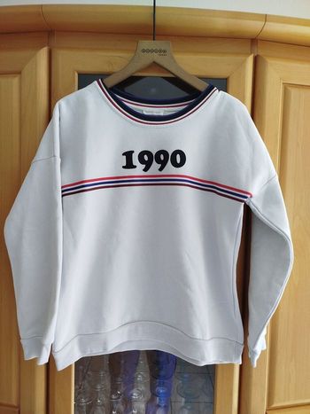 Sweat taille XS oversize 
Cache Cache