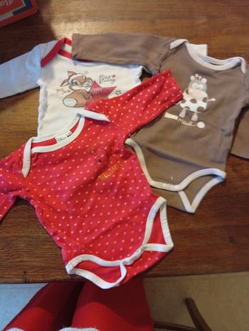 Lot de 3 body taille 6 mois