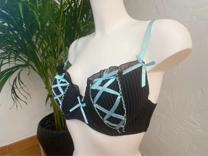 Soutien gorge noir et bleu - photo numéro 2