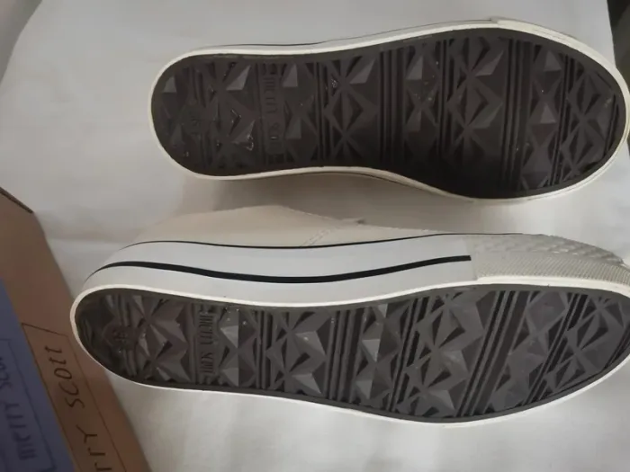 Chaussures toile type converse 36 - photo numéro 10