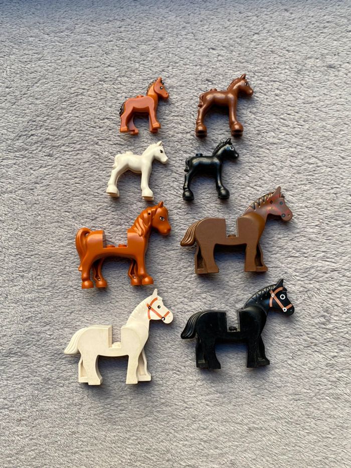 Lot lego de 4 chevaux et 4 poulains différents