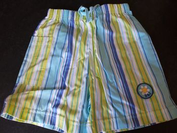 Short fille a rayures