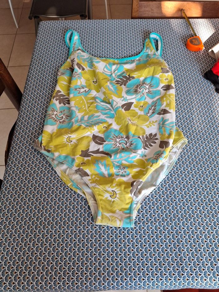Maillot de bain une pièce Natalys taille 4