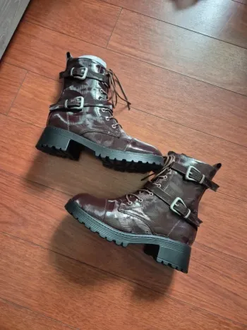 Bottines femmes vernies neuves