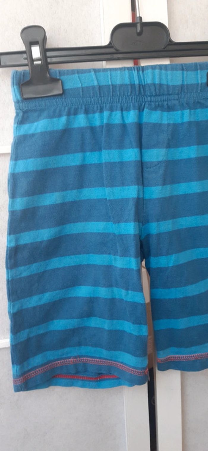 Short 4 ans 104cm - photo numéro 5