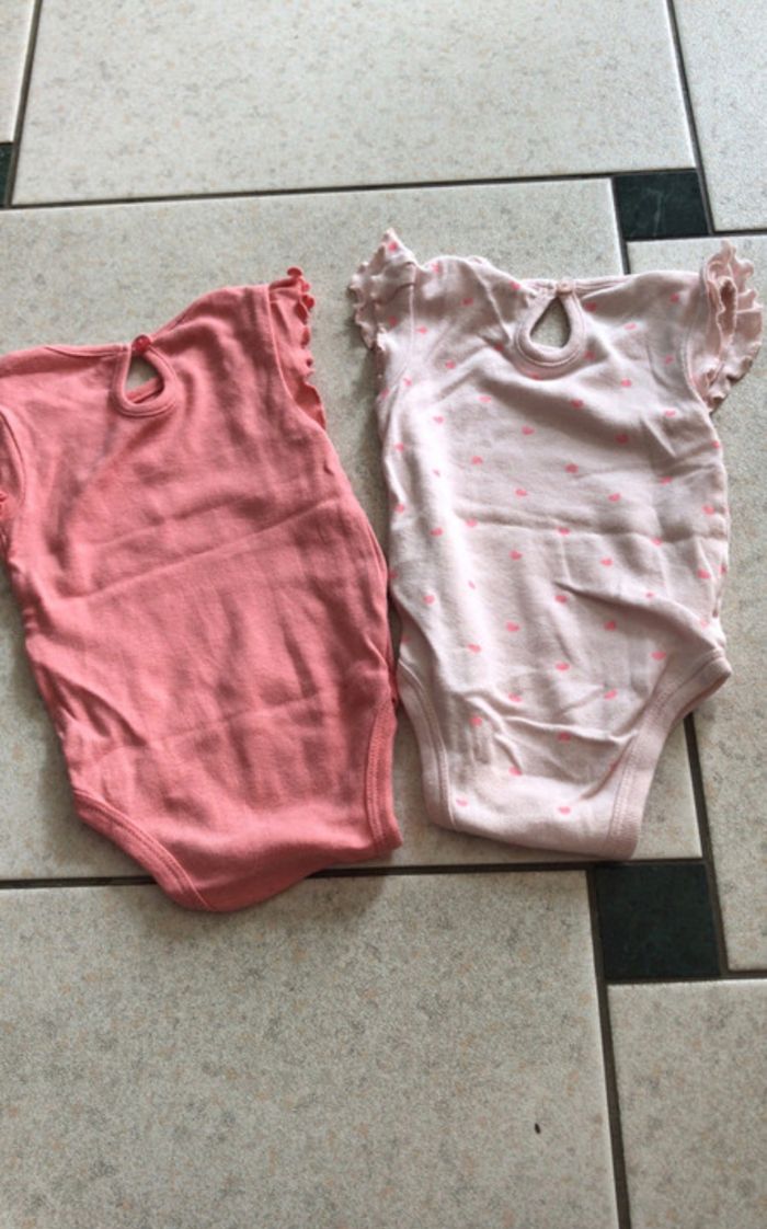 2 bodys sans manches - photo numéro 2