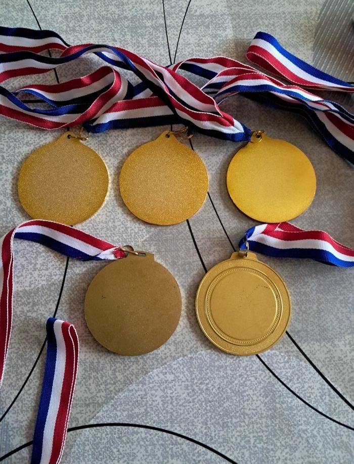 Lot médailles sportives - photo numéro 8