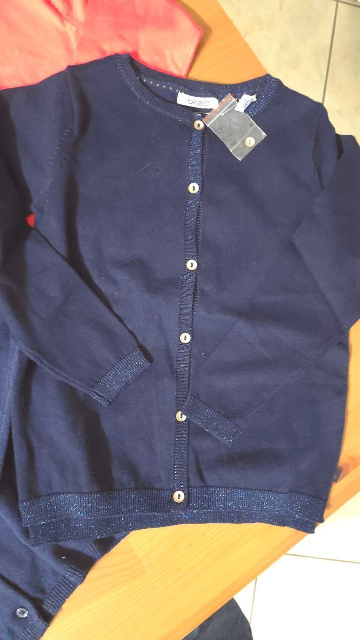 NEUFS (non portés) 🏷🏷🏷🥰🤩 superbe lot gilets 6 ans fille 🥰😍 - photo numéro 5