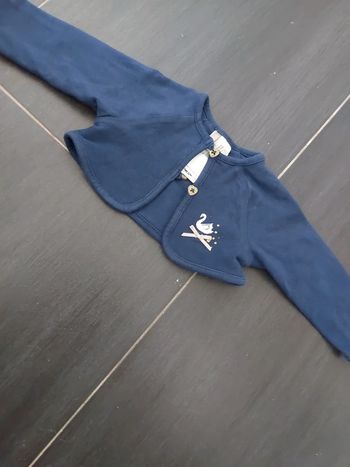 Petit gilet en sweat fille taille 1 mois