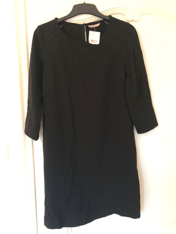 Robe noire 36 neuve