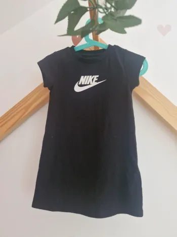 Robe nike