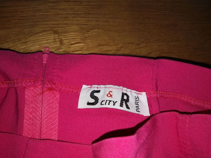 Jupe fendue sur le côté - photo numéro 5