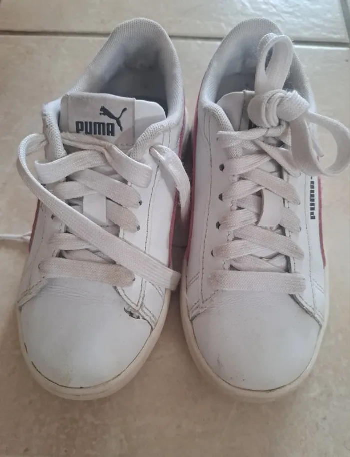 Baskets blanches/rose pointure 30 👧 Puma en TBE - photo numéro 3