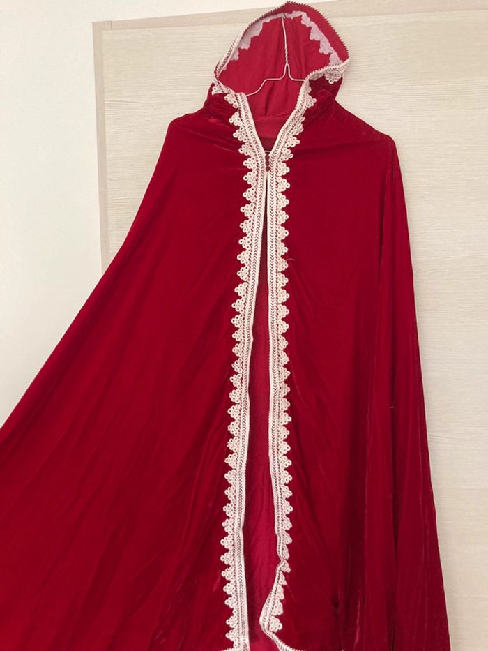 Cape marocaine rouge en velour taille L