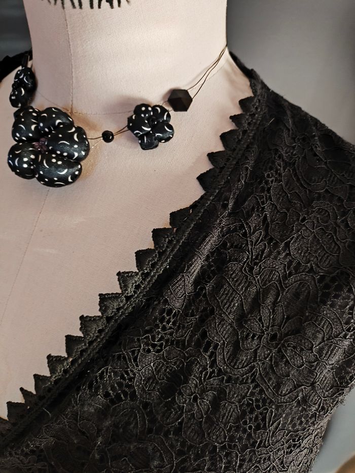 Robe noire dentelle - photo numéro 4