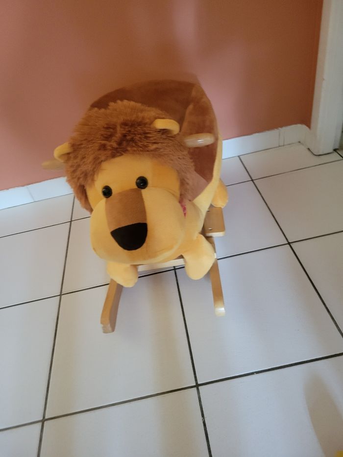Lion à bascule - photo numéro 2
