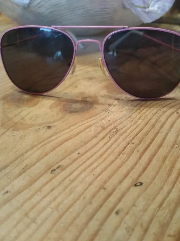 Lunettes de soleil - photo numéro 2
