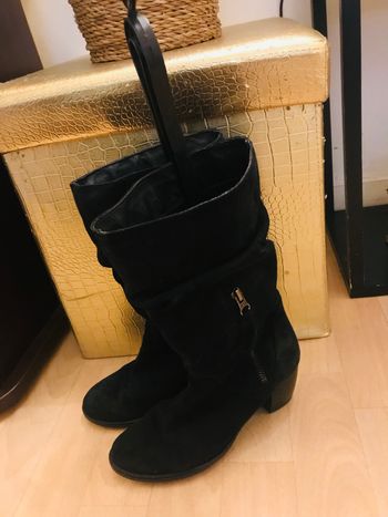 Bottes pointure 35 en velours noir