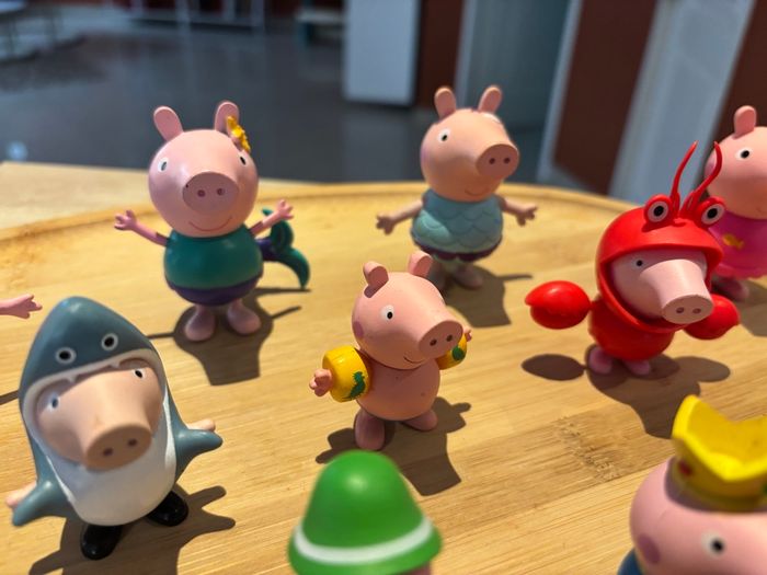 Figurines Peppa pig thème été - photo numéro 3