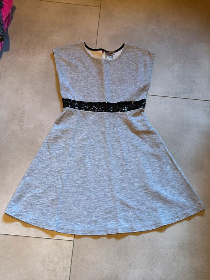 Robe manches courtes, Orchestra. 10 ans