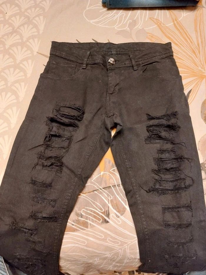Jeans à trou - photo numéro 3