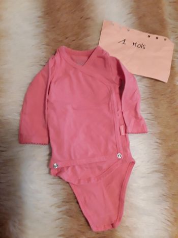 Body bébé fille rose 1 mois
