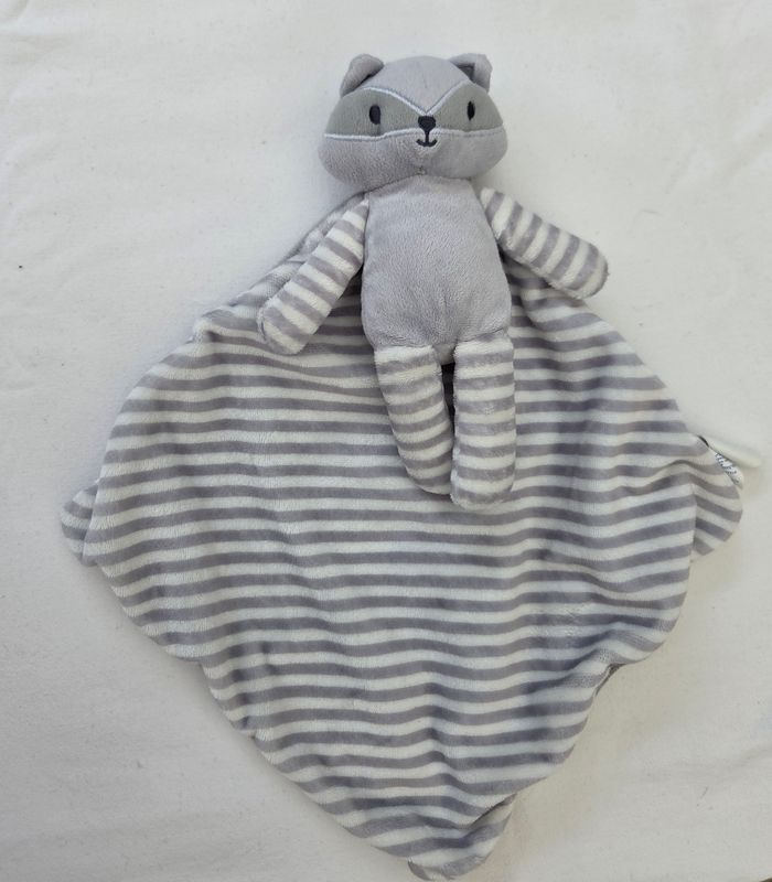 Doudou Raton laveur gris et rayé avec cape - Obaibi