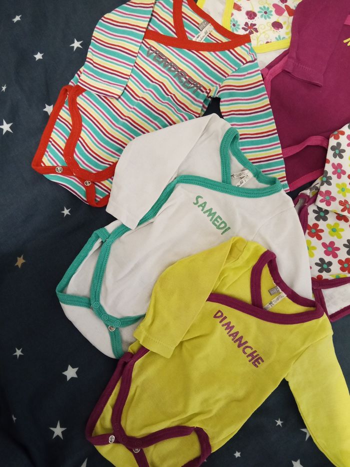 Lot 6 bodies "semaine" _ 1 mois - photo numéro 3