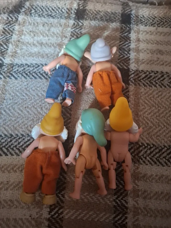 Lot de 5 nains. Blanche neige et les sept nains - photo numéro 7