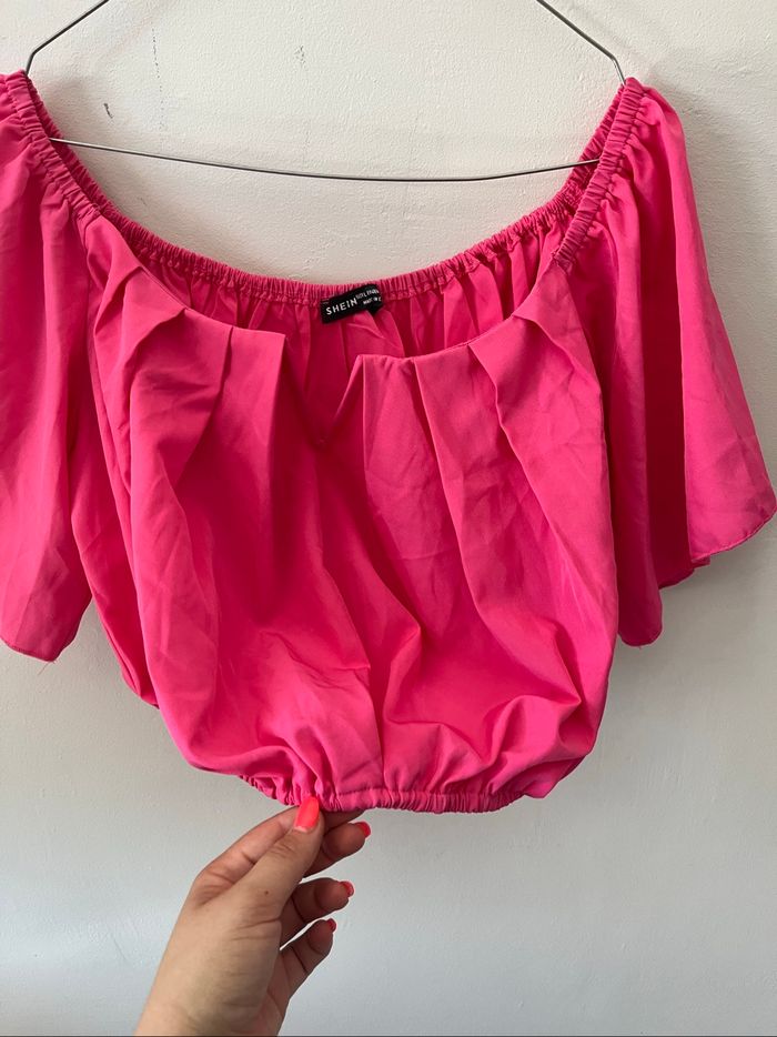 Blouse courte d’été épaules dénudées col V rose - photo numéro 3