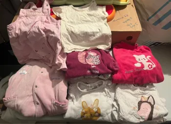 Lots de 21 vêtements pour bébé fille