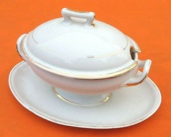 Saucière à couvercle  XIXème  Porcelaine de Paris