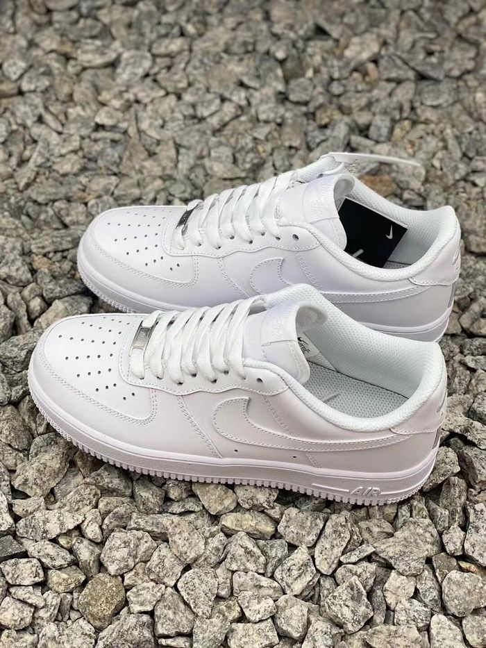 Nike Air Force 1 Low '07 White taille :40 - photo numéro 4