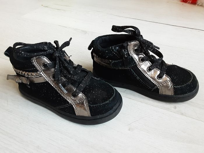 Chaussures fille doré et noir brillant pointure 25 - photo numéro 5