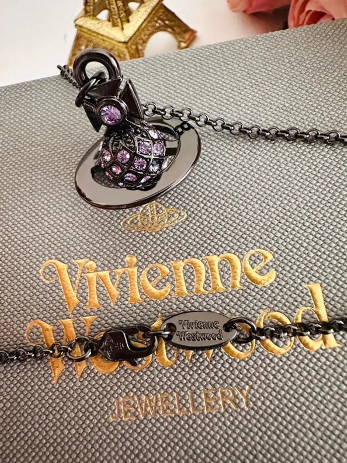 🪐Collier Vivienne Westwood orbite noir et zirconiums violets - photo numéro 7
