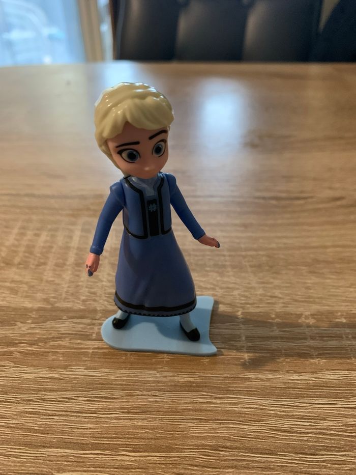 Figurine Elsa la reine des neiges