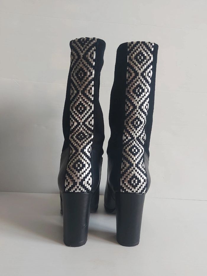 Bottes cuir synthétique et suédine effet peau de pêche avec liseré argenté pointure 37 - photo numéro 4