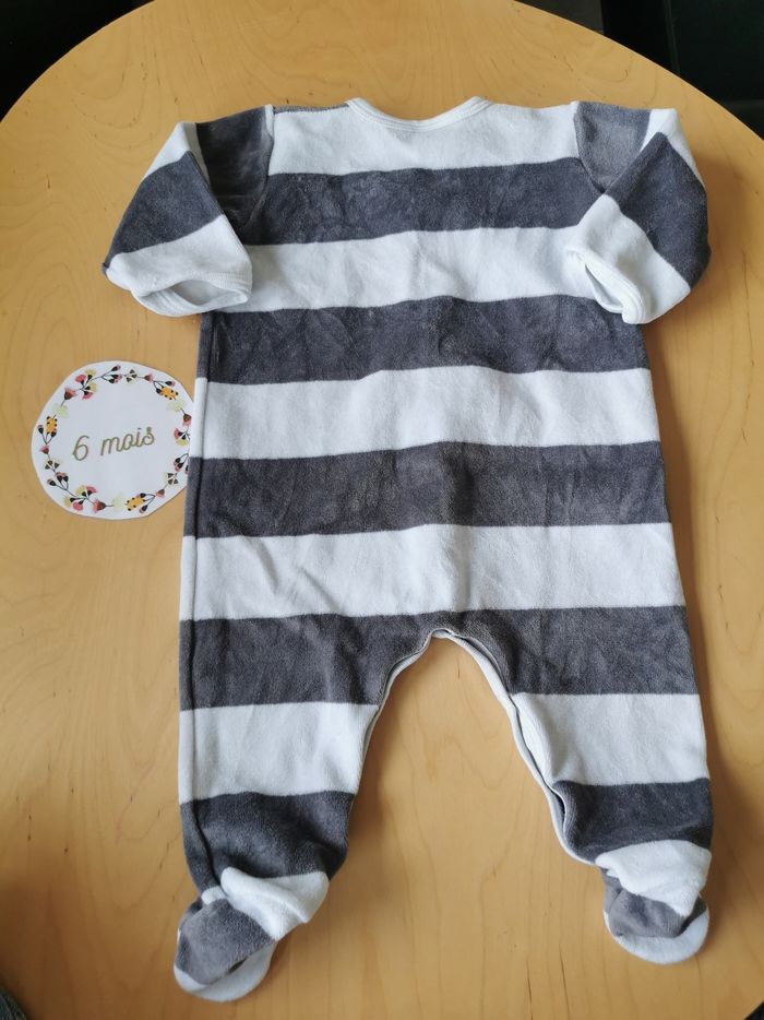 Lot de 2 pyjamas en velour bébé 6mois petit bateau - photo numéro 4