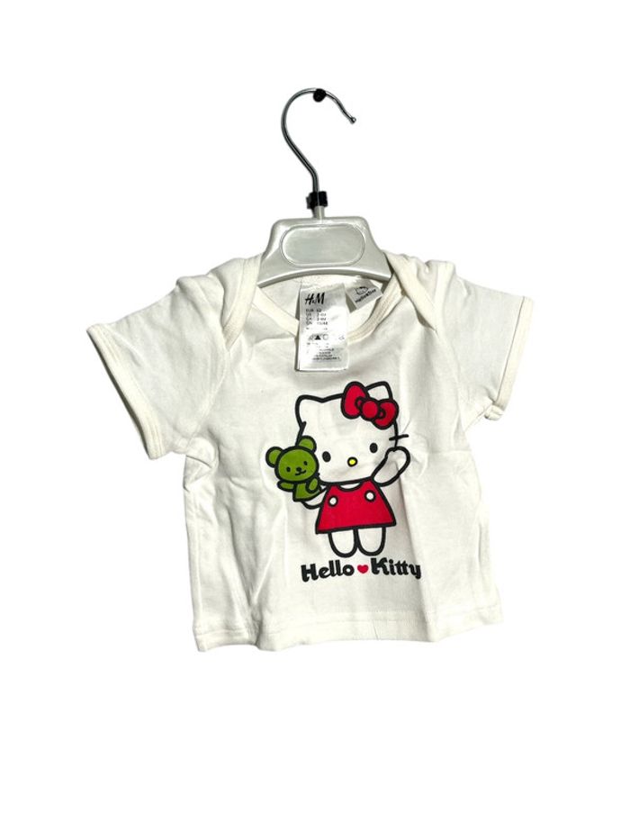 👕T-shirt bébé Hello Kitty (H&M) - Taille 2-4M