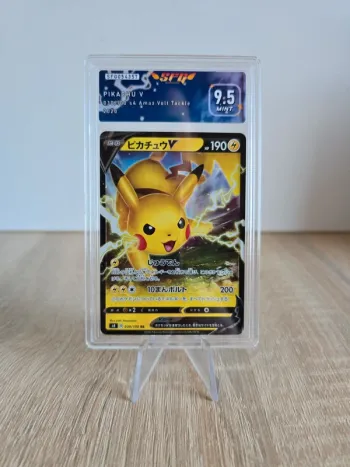 Carte gradée SFG Pikachu V 9.5