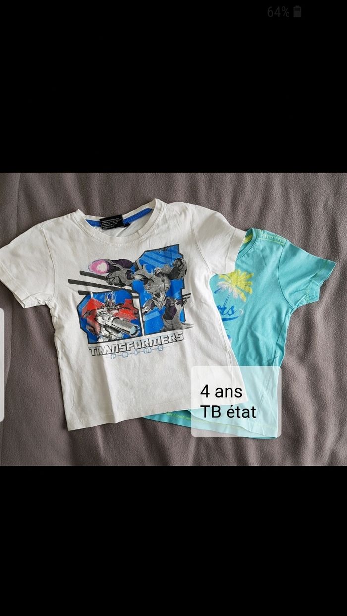 Lot de 2 t-shirts.